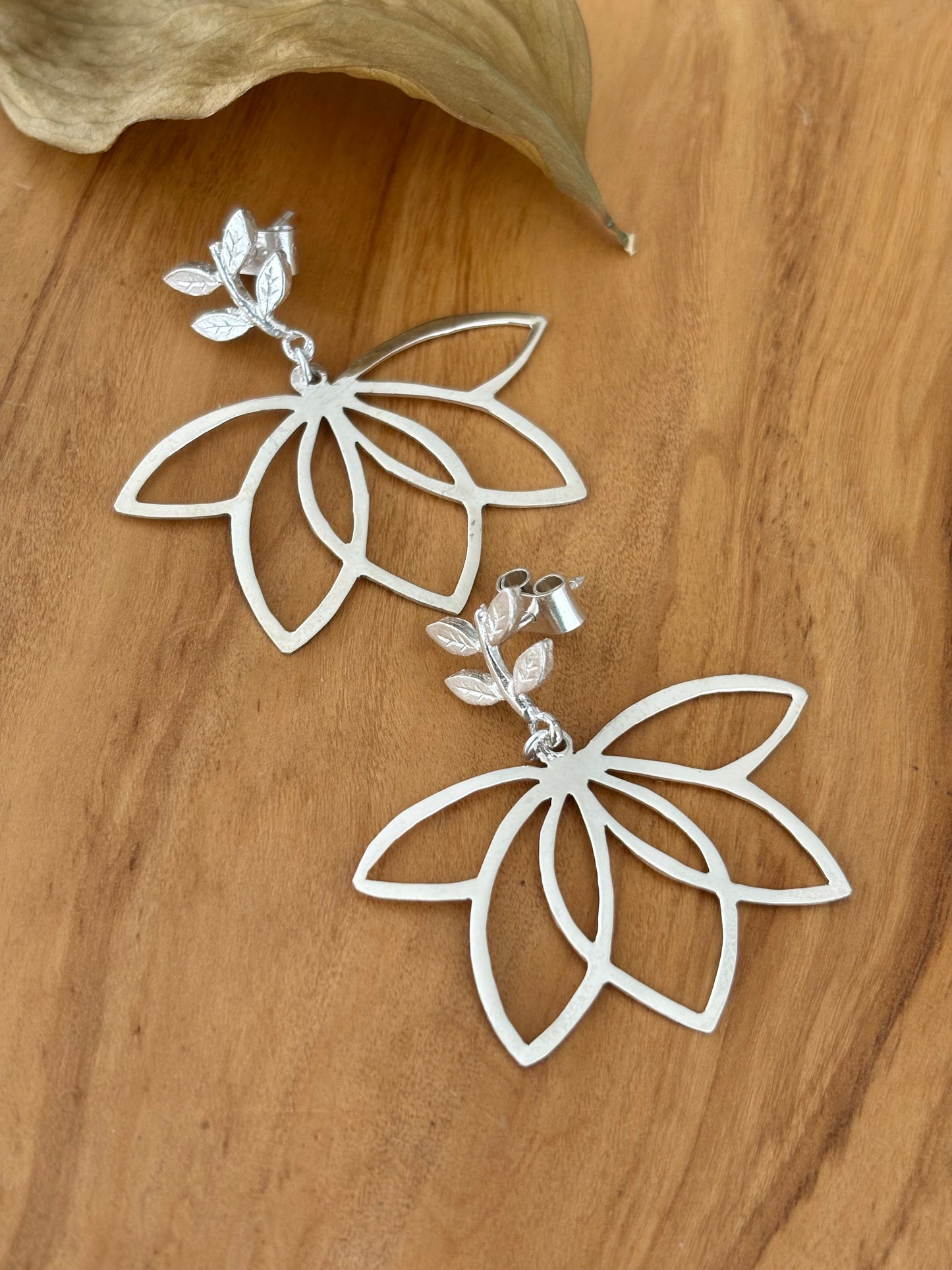 ARETES FLOR DE LOTO M/L