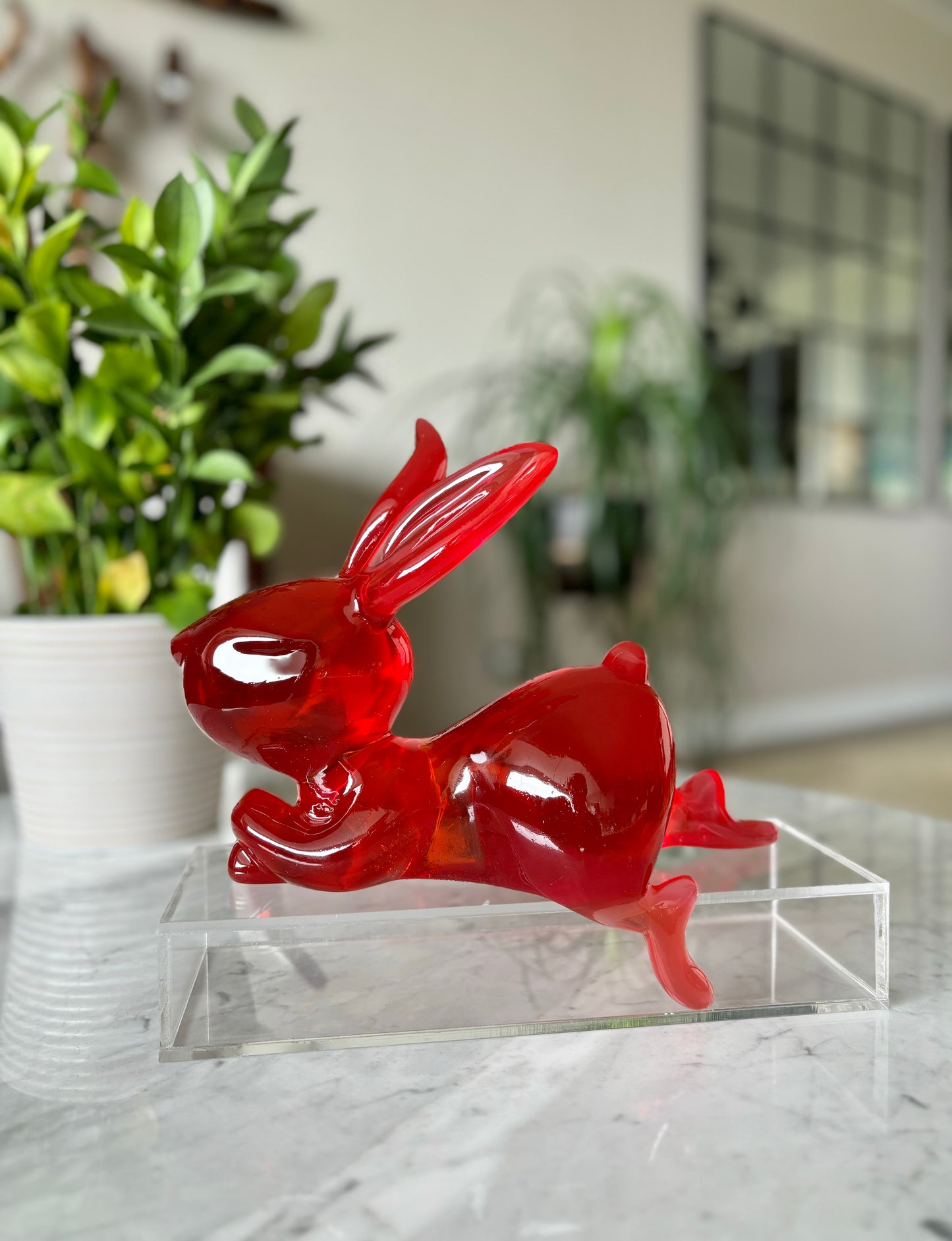 ESCULTURA LILA - RESINA traslúcida