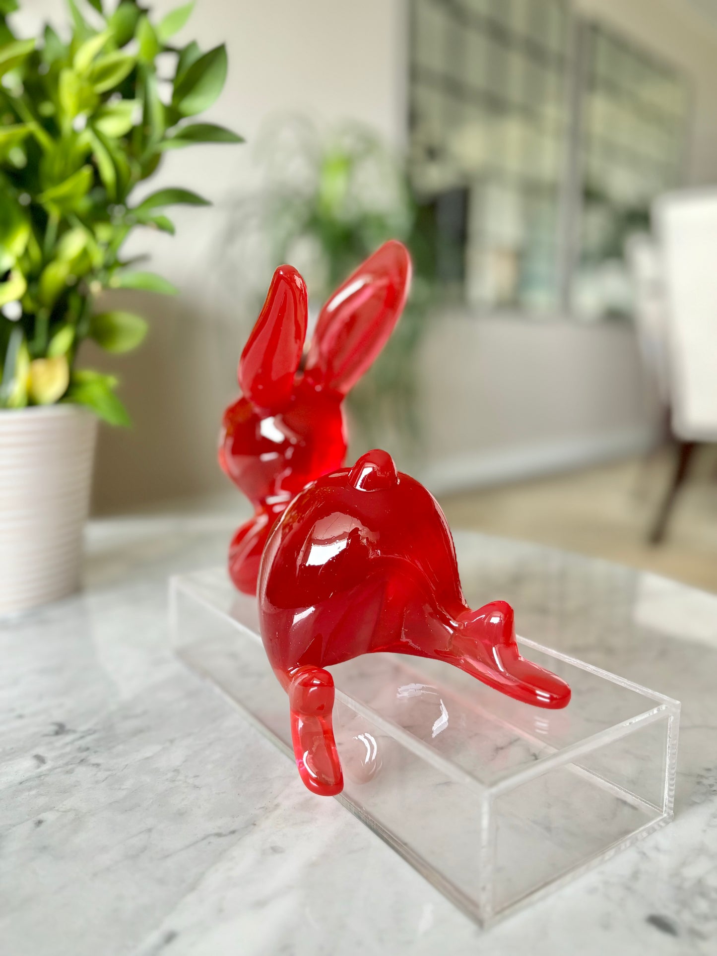 ESCULTURA LILA - RESINA traslúcida