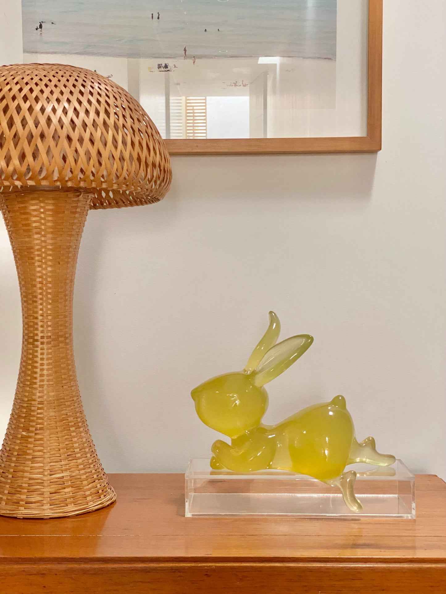 ESCULTURA LILA - RESINA traslúcida