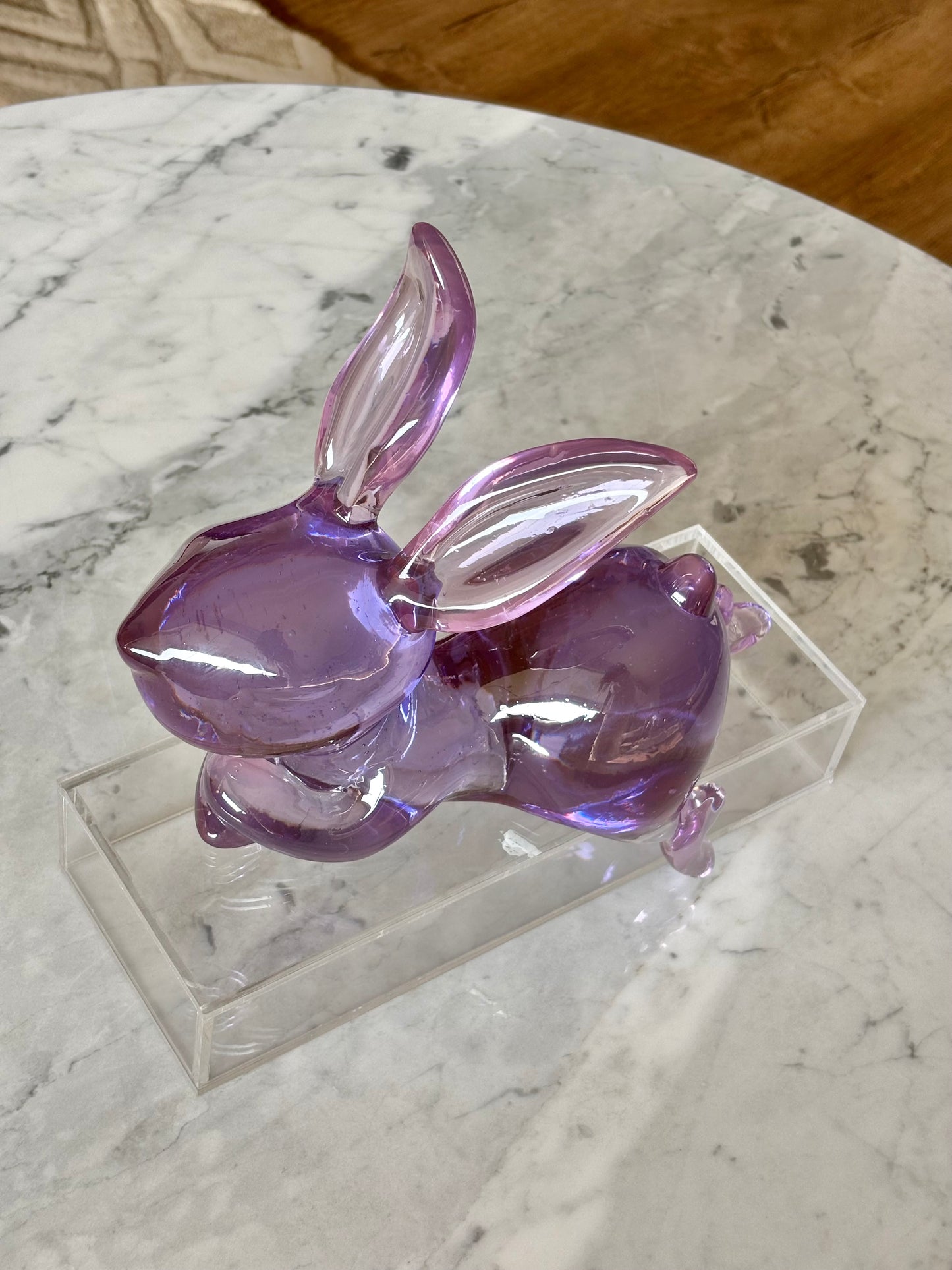 ESCULTURA LILA - RESINA traslúcida