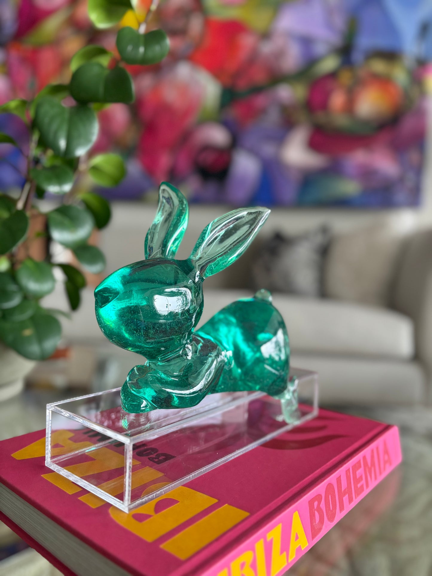 ESCULTURA LILA - RESINA traslúcida