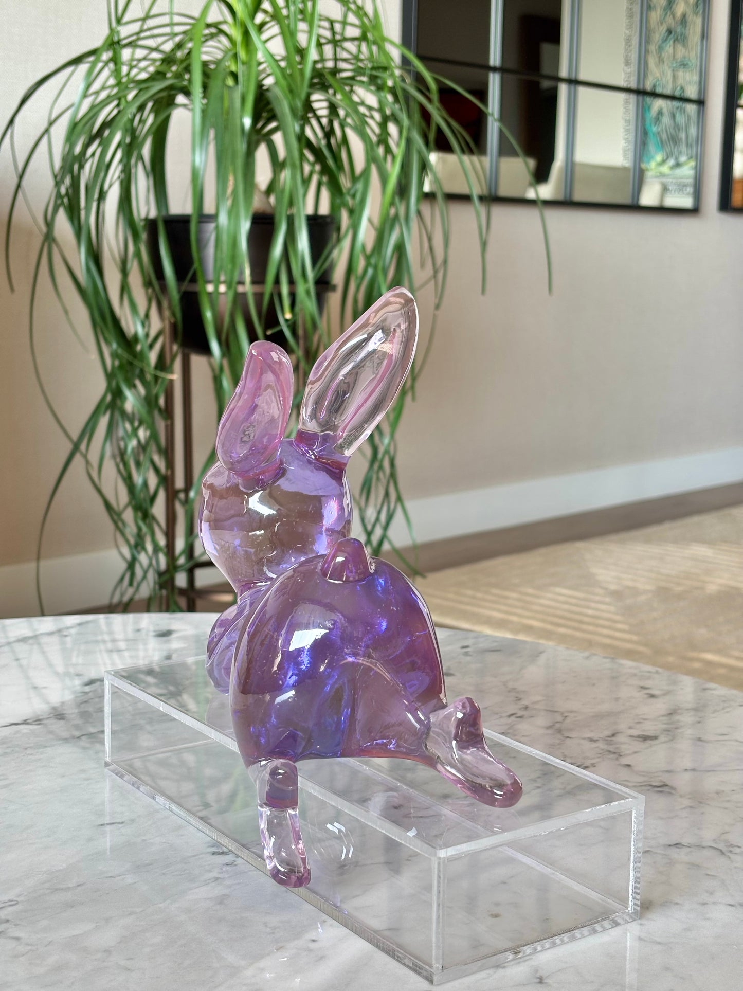ESCULTURA LILA - RESINA traslúcida