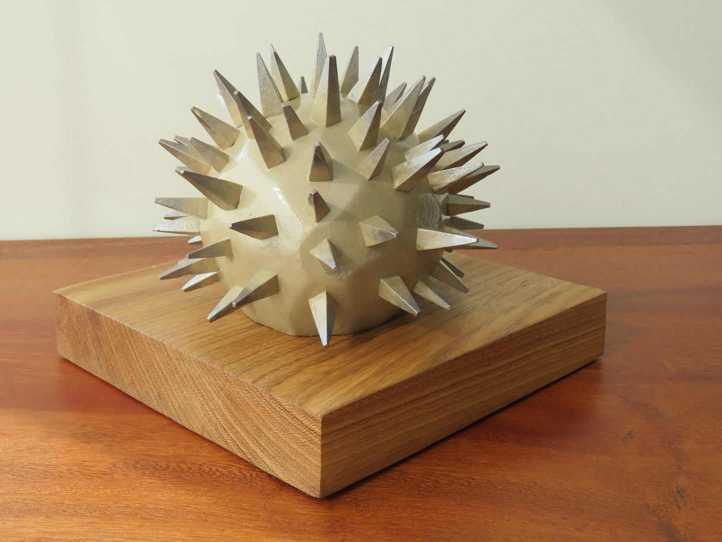 ESCULTURA LORENZO EL PUERCOESPÍN